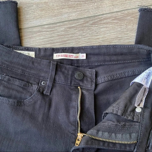 Levi’s 721 Ripped High Waist  Cropped Raw Hem Skinny Jeans - Picture 13 of 16